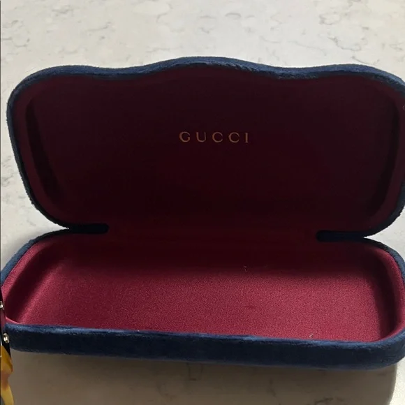 Gucci Tortoise Shell Sunglasses with Black Lenses - Picture 7 of 9